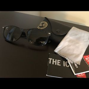 Ray-Ban Wayfarer Sunglasses